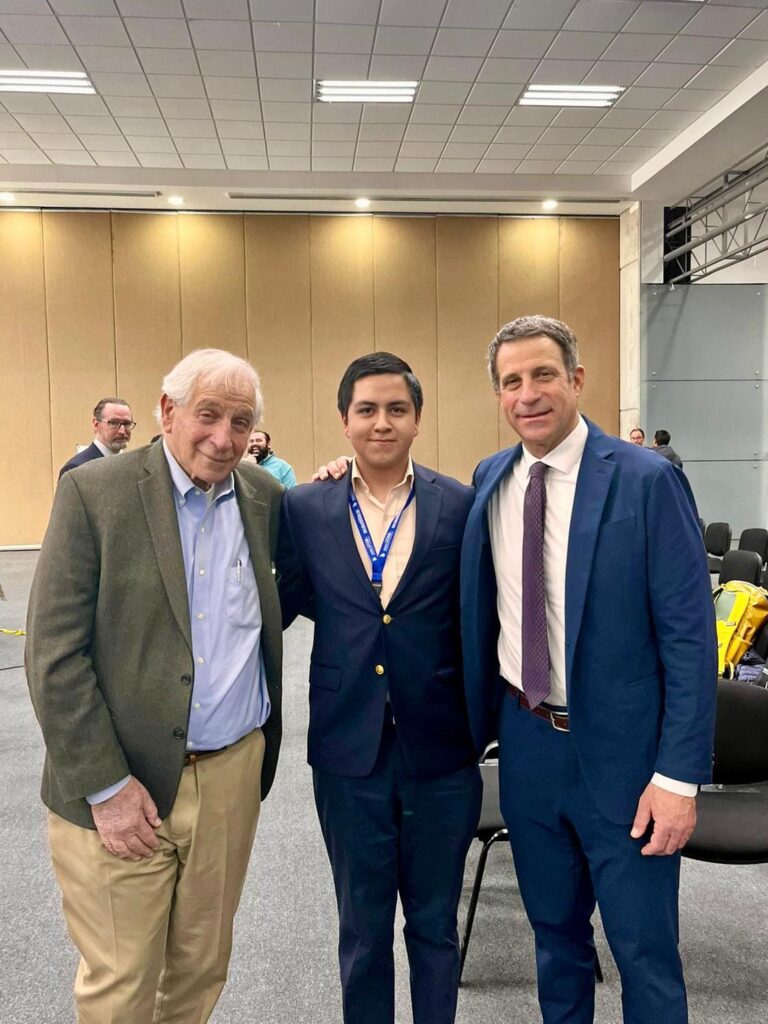 Dr. Maron y alumno